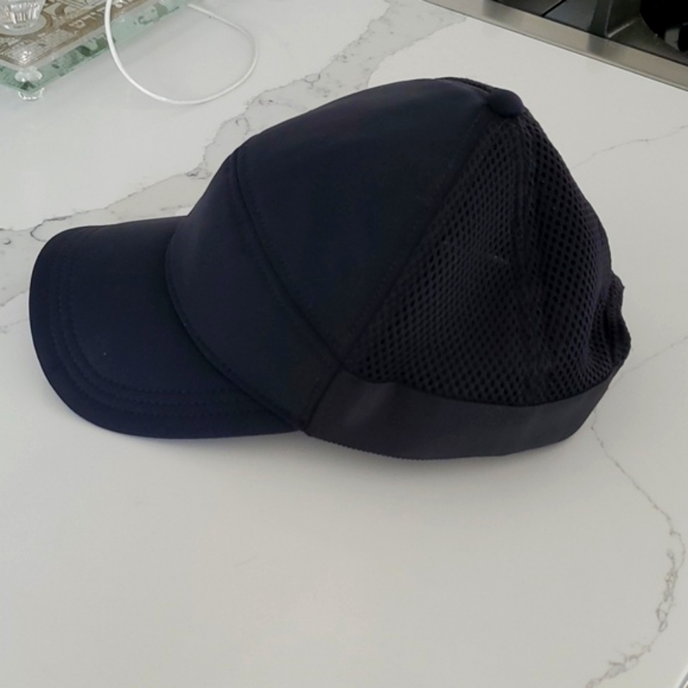 Lululemon hat - Picture 2 of 6